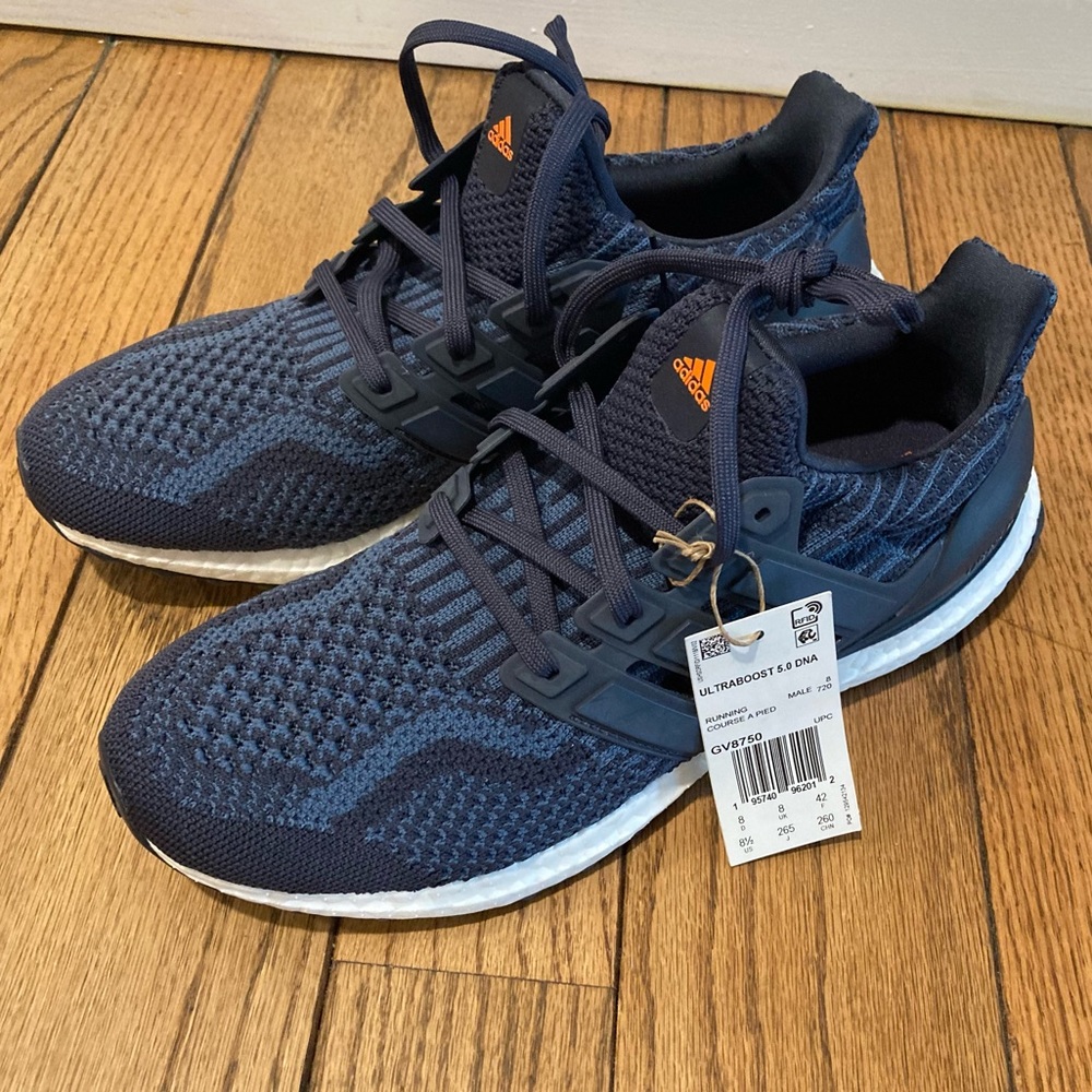 NEW Men’s Size 8.5 Adidas Ultraboost 5.0 DNA Navy White Shoes
